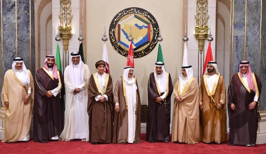 محمد بن راشد يستقبل الرئيس الغيني 