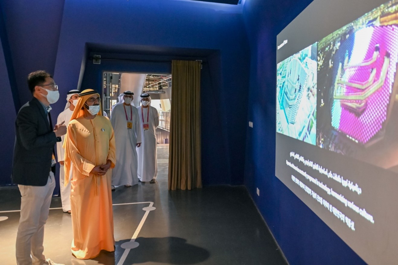 Mohammed bin Rashid visits pavilions of South Korea and Brazil