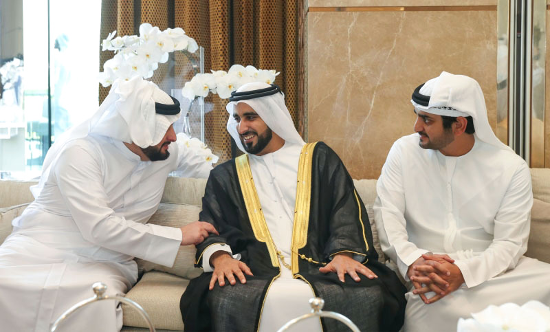  مكتوم وأحمد بن محمد بن راشد يحضران أفراح الحاي والفطيم