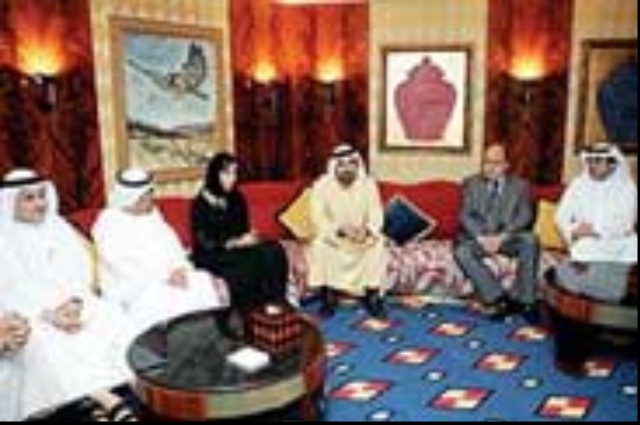 Mohammed bin Rashid receives  new members of Arab Journalism Award 