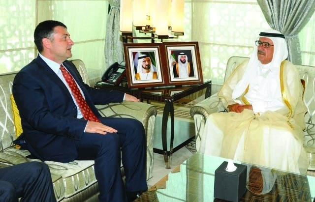 محمد بن راشد يلبي دعوة نهيان بن مبارك الى مائدته الرمضانية