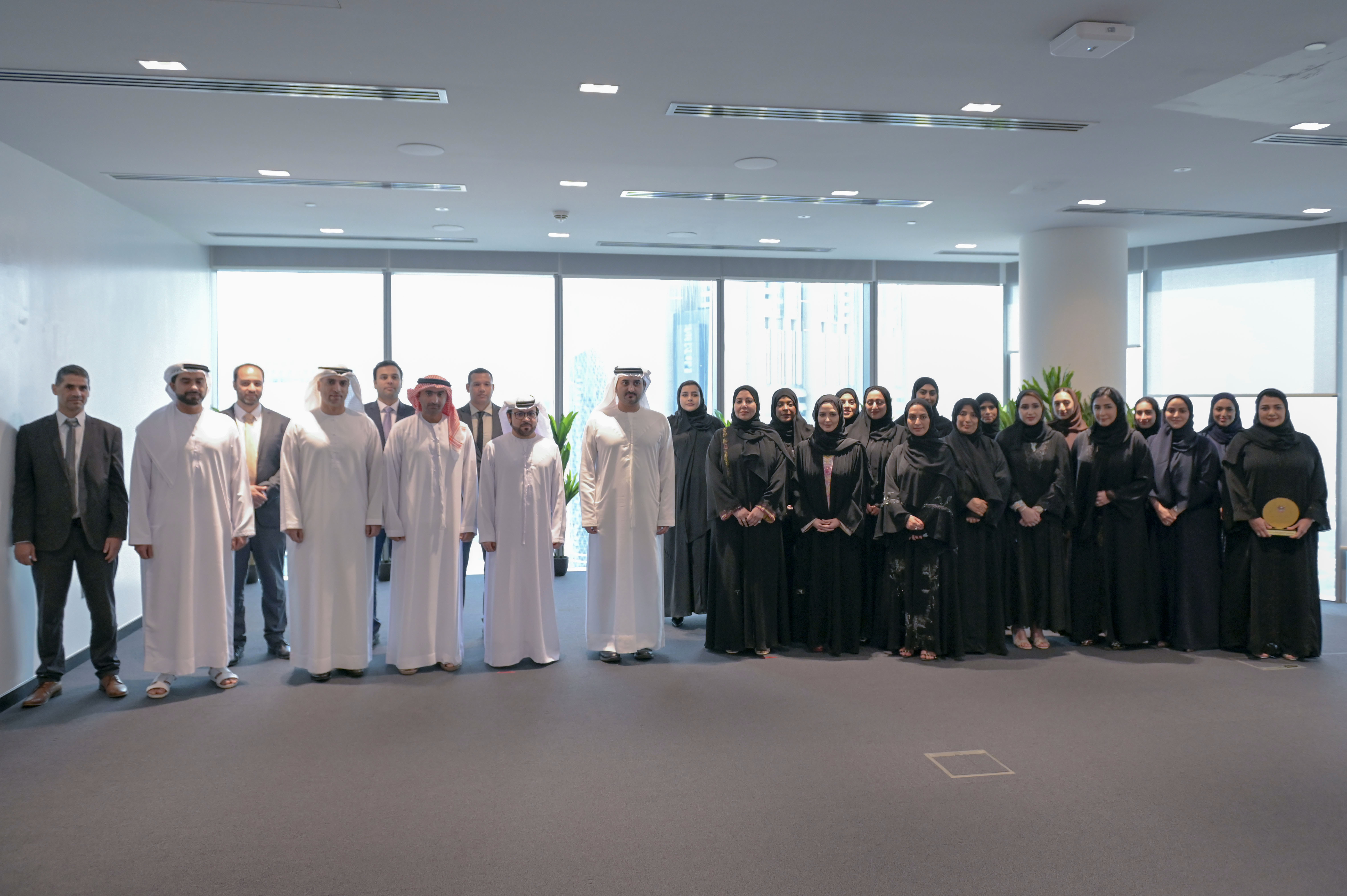 Maktoum bin Mohammed honours winners of Minister of Finance Award for Institutional Excellence 2022
