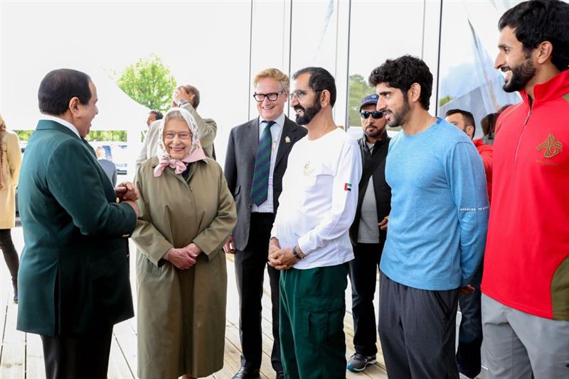 محمد بن راشد يشهد إنجاز فرسان الإمارات في سباق كأس ويندسور الملكي للقدرة