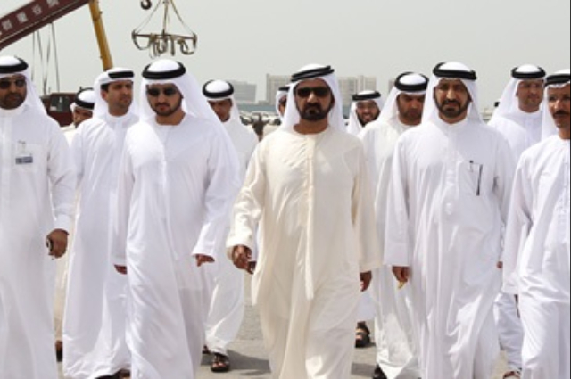 Mohammed bin Rashid pays inspection visit to Dubai Customs