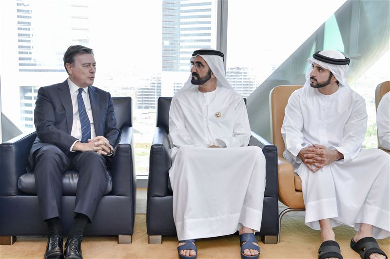محمد بن راشد يستقبل رئيس مجلس إدارة مجموعة ستاندرد تشارترد والرئيس التنفيذي لمجموعة باركليز