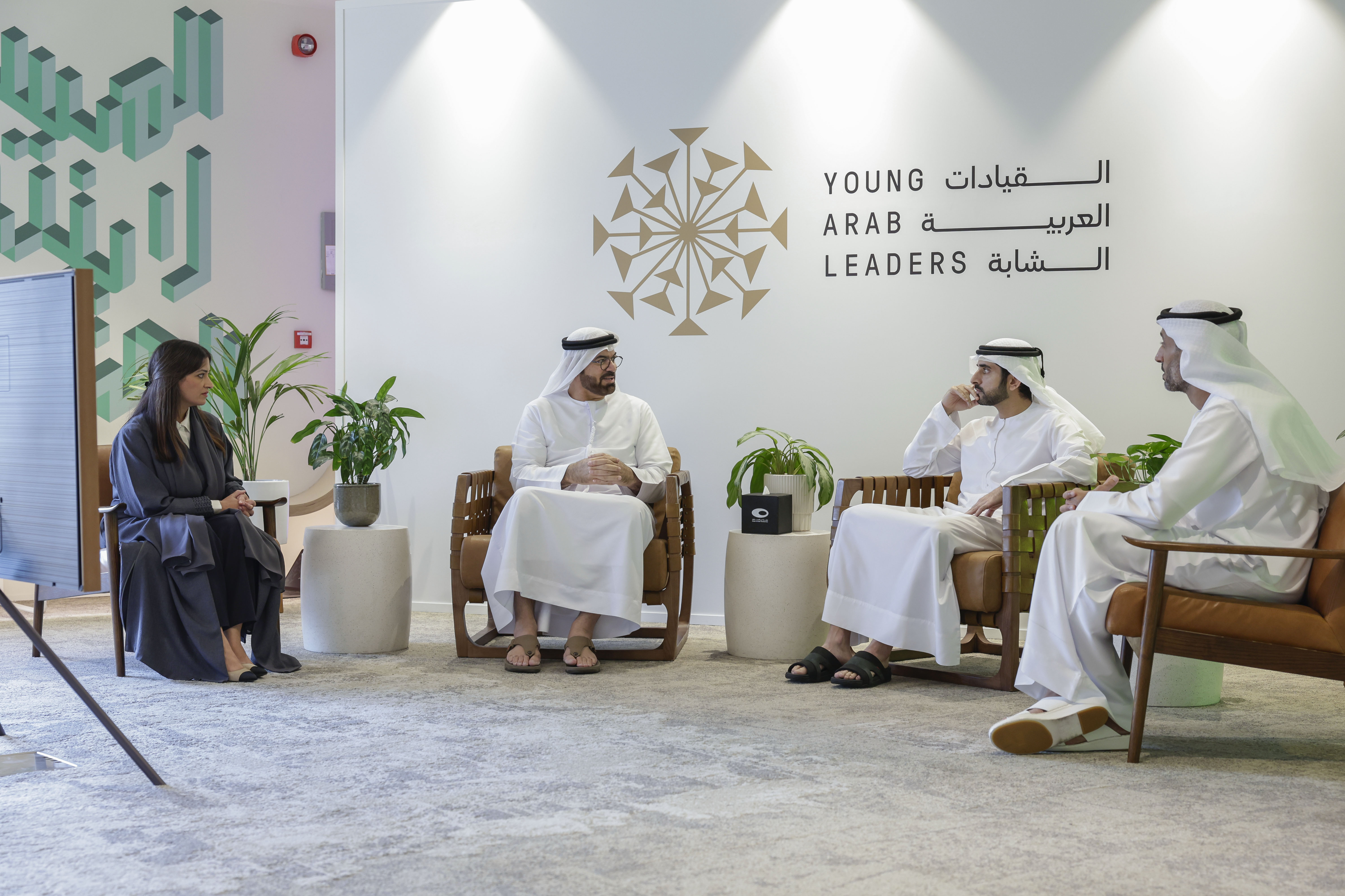 Hamdan bin Mohammed assesses future plans of Young Arab Leaders, reviews its 20-year milestones