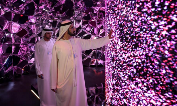 محمد بن راشد يدشن معرض ارت دبي 2010