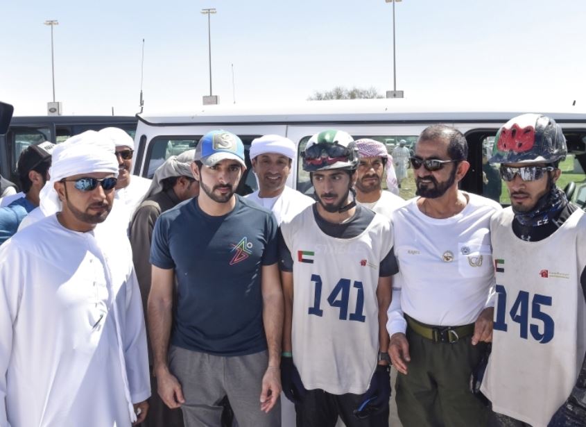 محمد بن راشد يشـهد إنجــاز «F3» في سباق اليمامة للقدرة