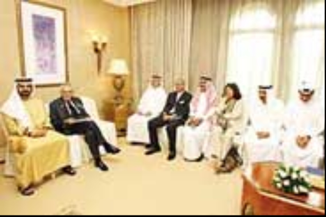 Mohammed bin Rashid Receives Leading Arab Media Men and Journalists 