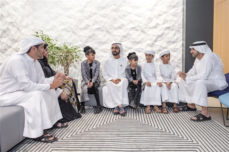 Mohammed bin Rashid meets with Emirati family that opted for home schooling