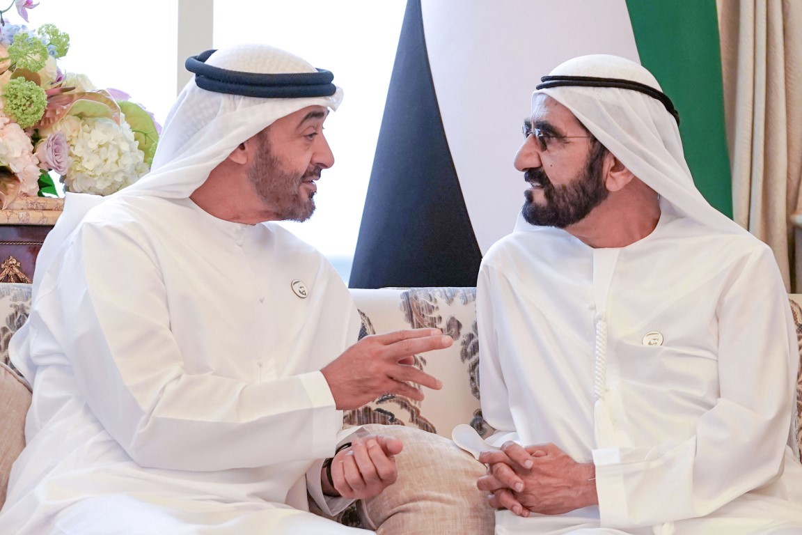 Mohammed bin Rashid meets with Mohamed bin Zayed, reviews variety of issues