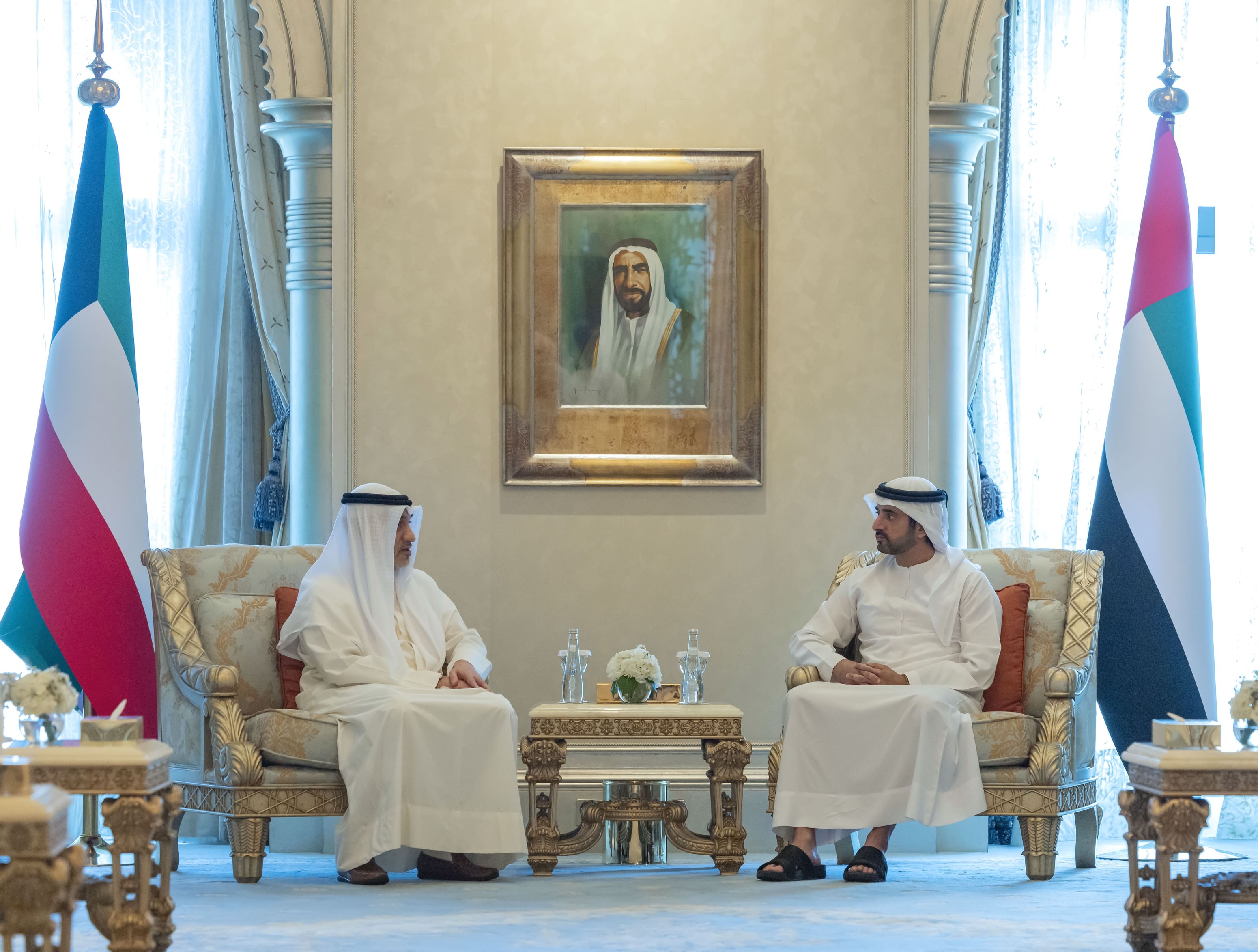 Hamdan bin Mohammed meets with Kuwait’s First Deputy Prime Minister