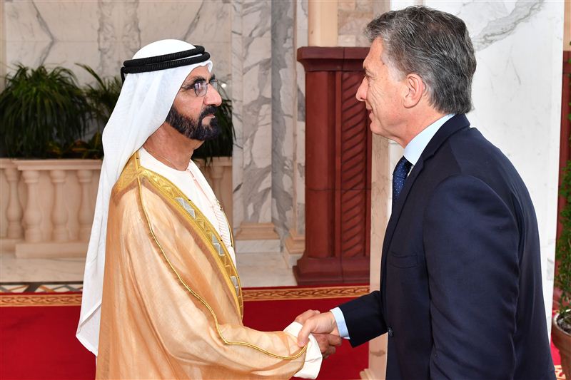 محمد بن راشد يستقبل الرئيس الأرجنتيني 