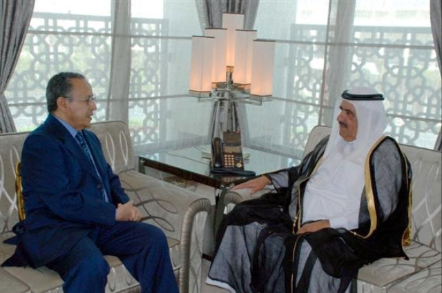 Hamdan bin Rashied receives the Consuls of Yemen and Chad