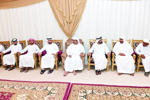 محمد بن راشد  يزور فيراري أبوظبي والحديقة المائية في جزيرة ياس