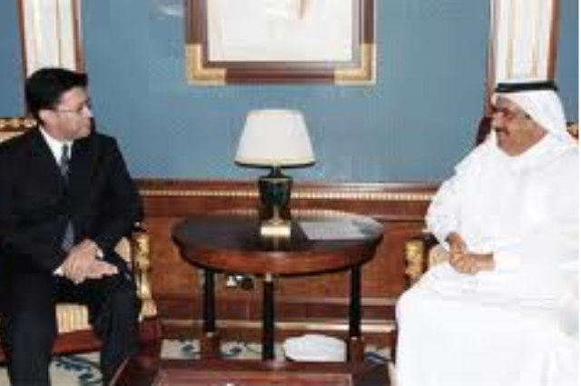 Hamdan Bin Rashid Receives the Consuls Generals of  Canada  and Bangladesh 