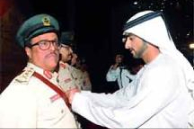 Hamdan bin Mohammed Honors Dhahi Khalfan and Top Police Officers 