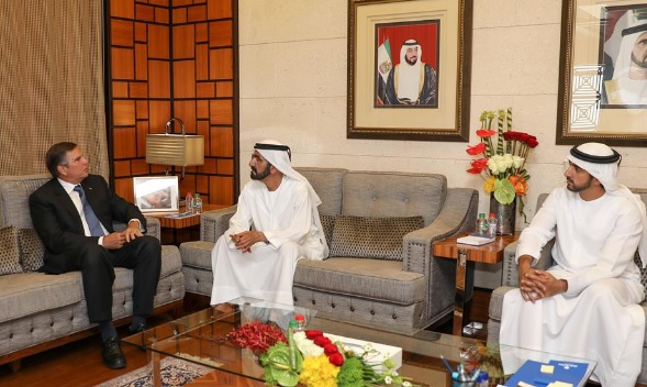 محمد بن راشد يستقبل رئيس مجلس إدارة شركة إيمرسون إلكتريك الأميركية