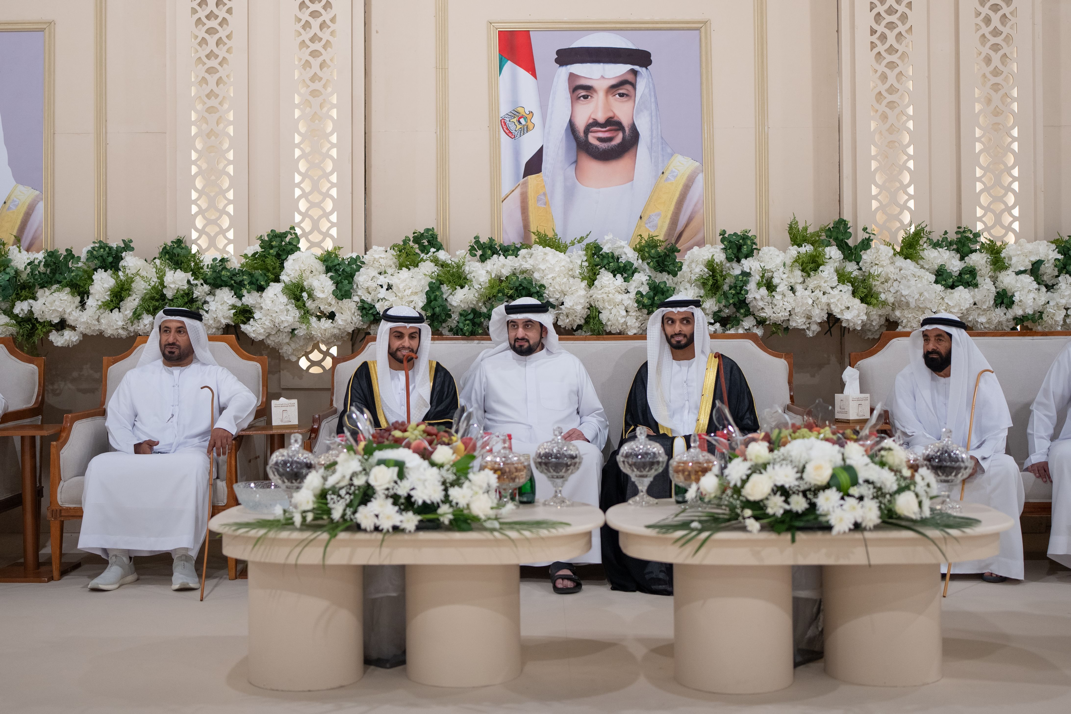 أحمد بن محمد يحضر أفراح الغفلي والشامسي والكتبي