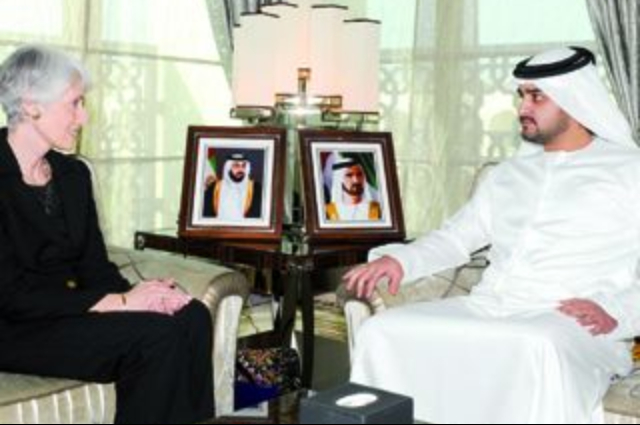Maktoum bin Mohammed receives a US official and discusses cooperation