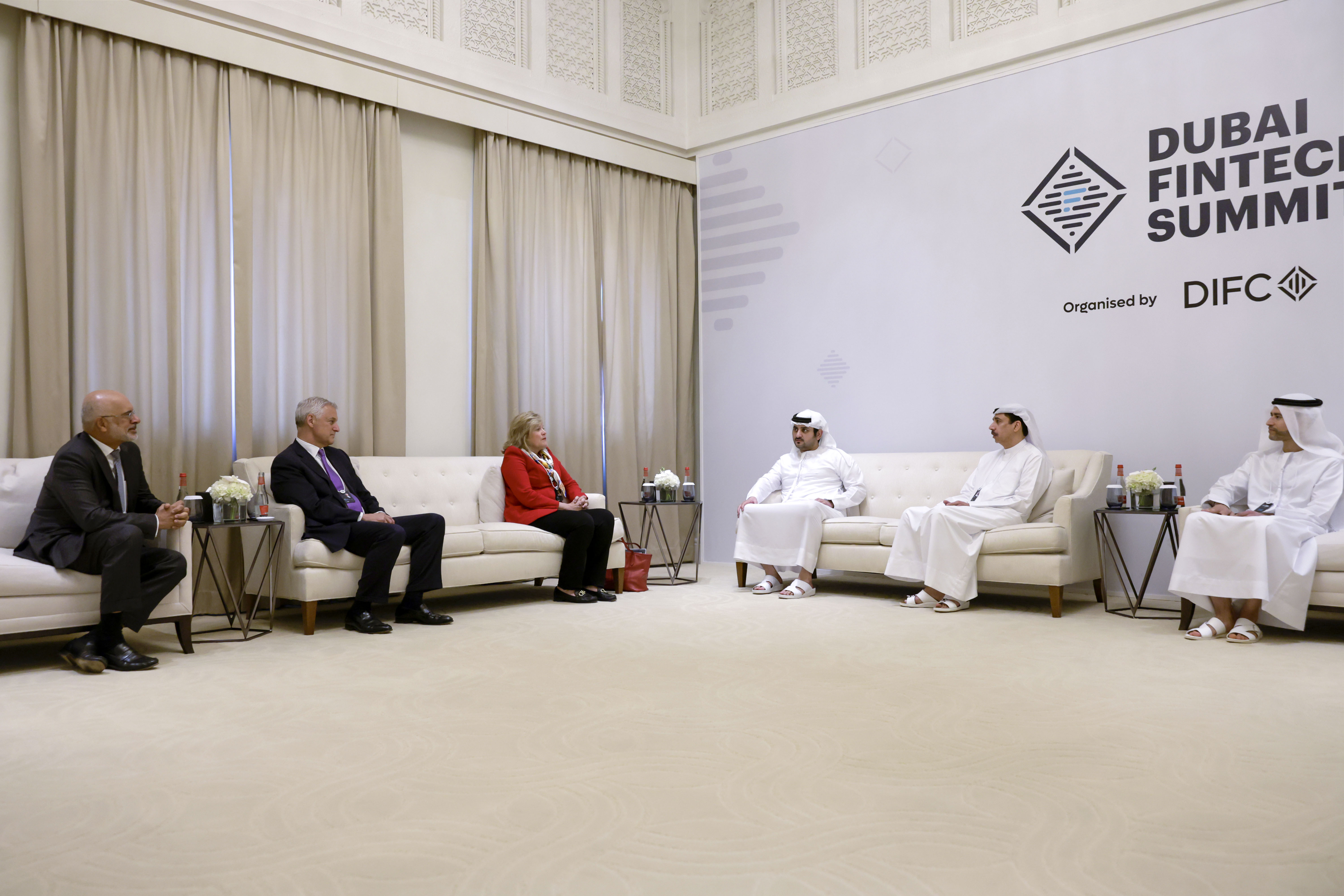 Dubai ideal for financial firms to advance growth: Maktoum bin Mohammed