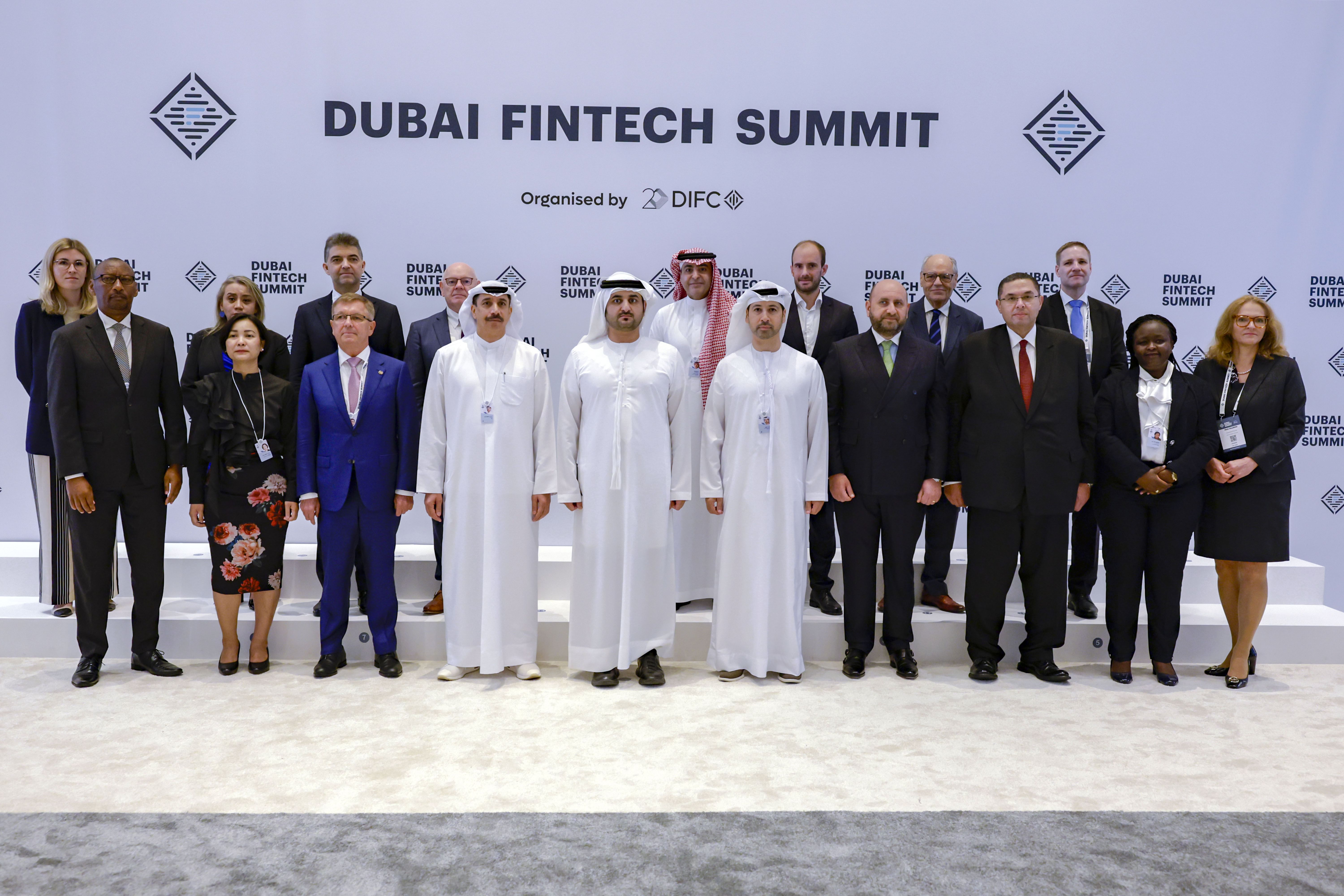 Maktoum bin Mohammed engages with global policy makers, financial industry leaders at second Dubai FinTech Summit