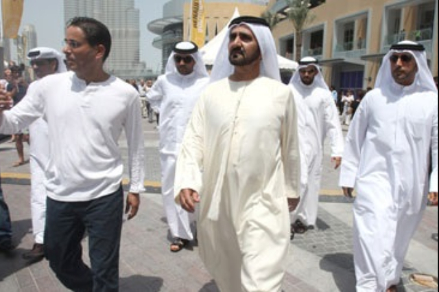 Mohammed bin Rashid Witnesses Business Course at Dubai Tower     