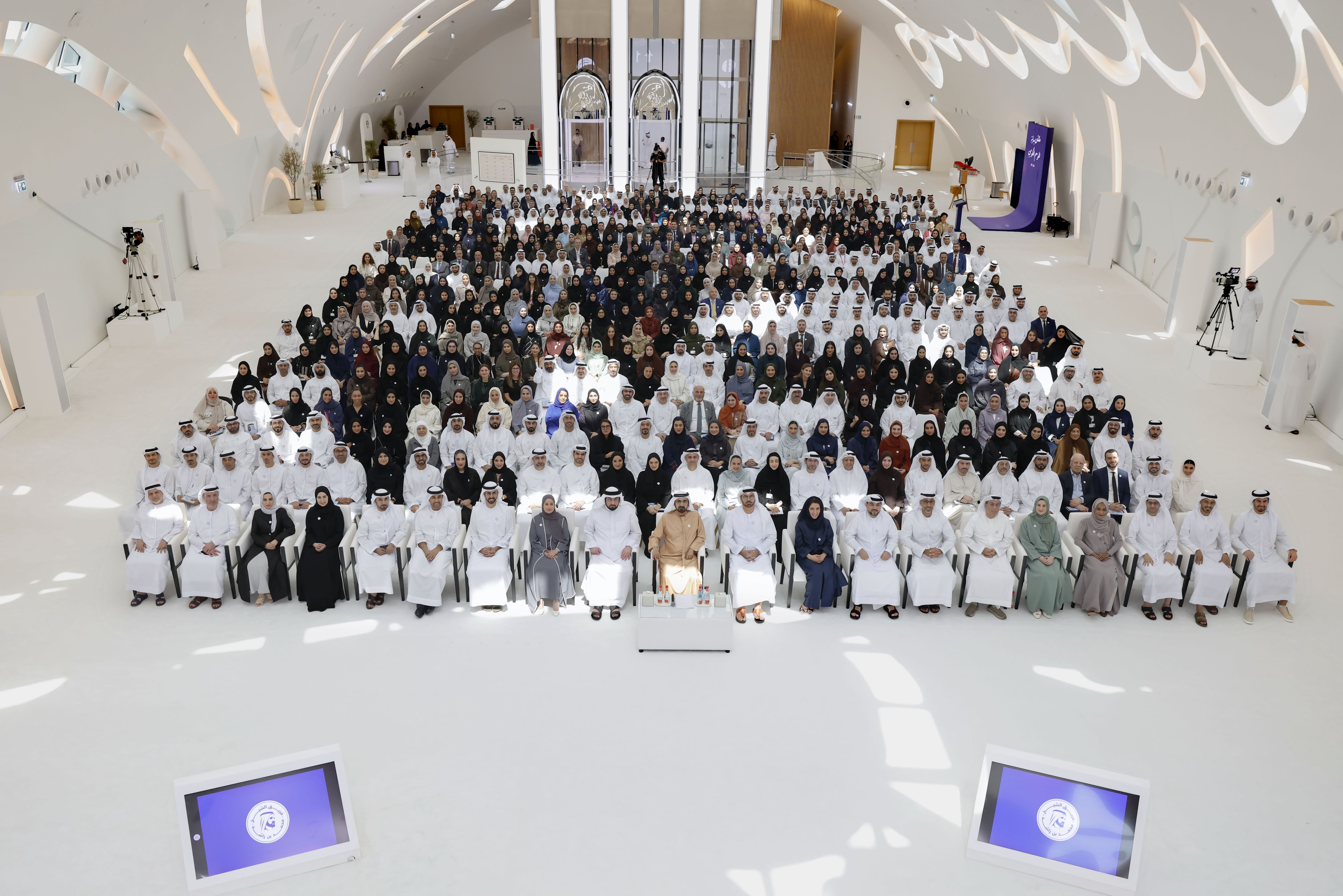 محمد بن راشد: الموسم الحالي سيكون أنجح وأفضل موسم حكومي في الأداء والإنجاز