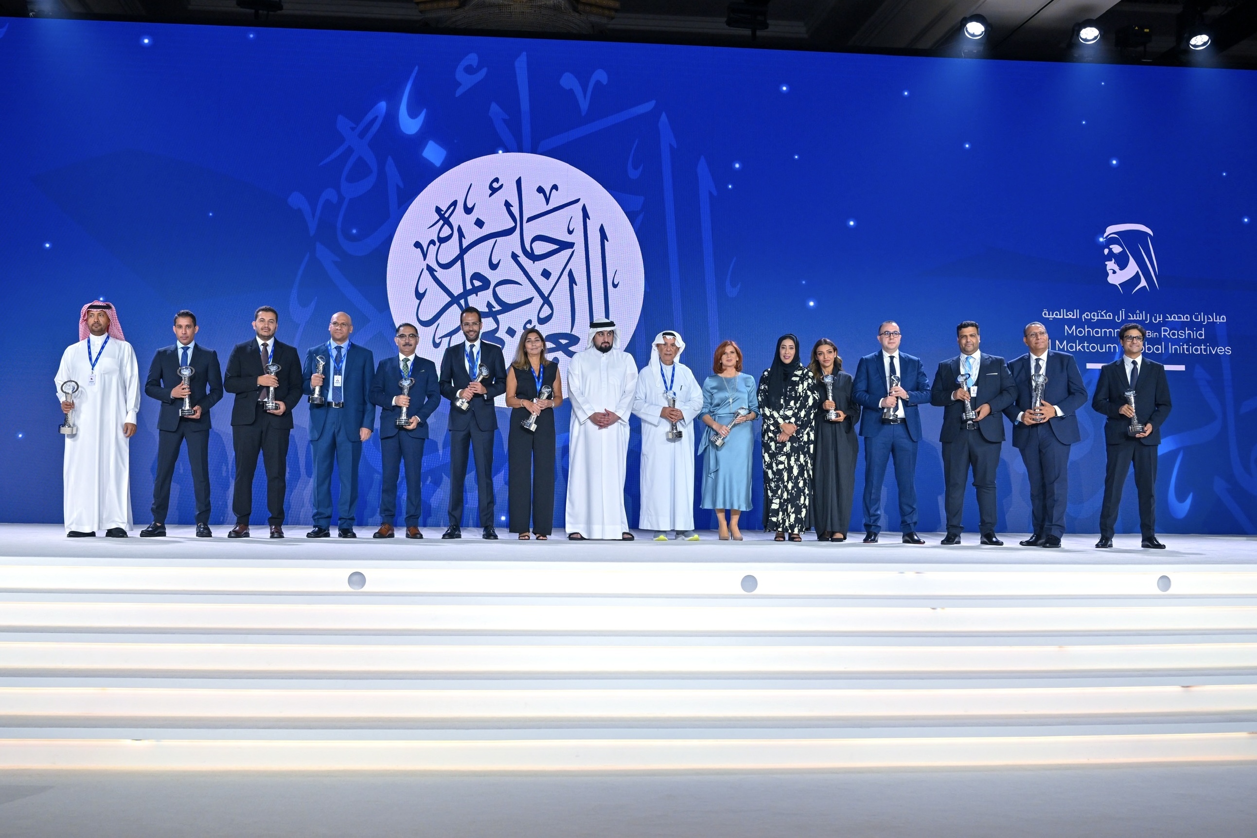 Ahmed bin Mohammed attends Arab Media Award ceremony held at 21st Arab Media Forum